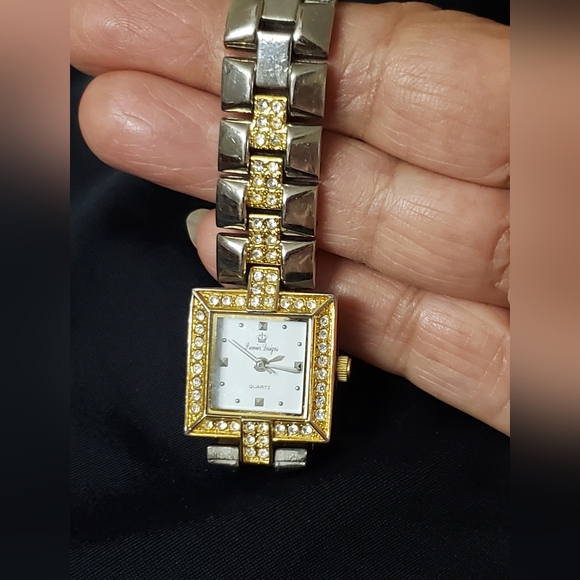 Premier Designs Women's Two-Tone Quartz Watch with White Dial and Rhinestones - Picture 7 of 11